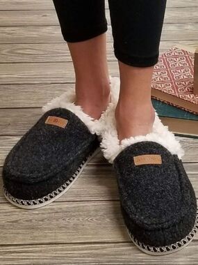 🆕️🥿GaaHuu Shearling Moccassin Slippers, Black, Sz Sm/5-6